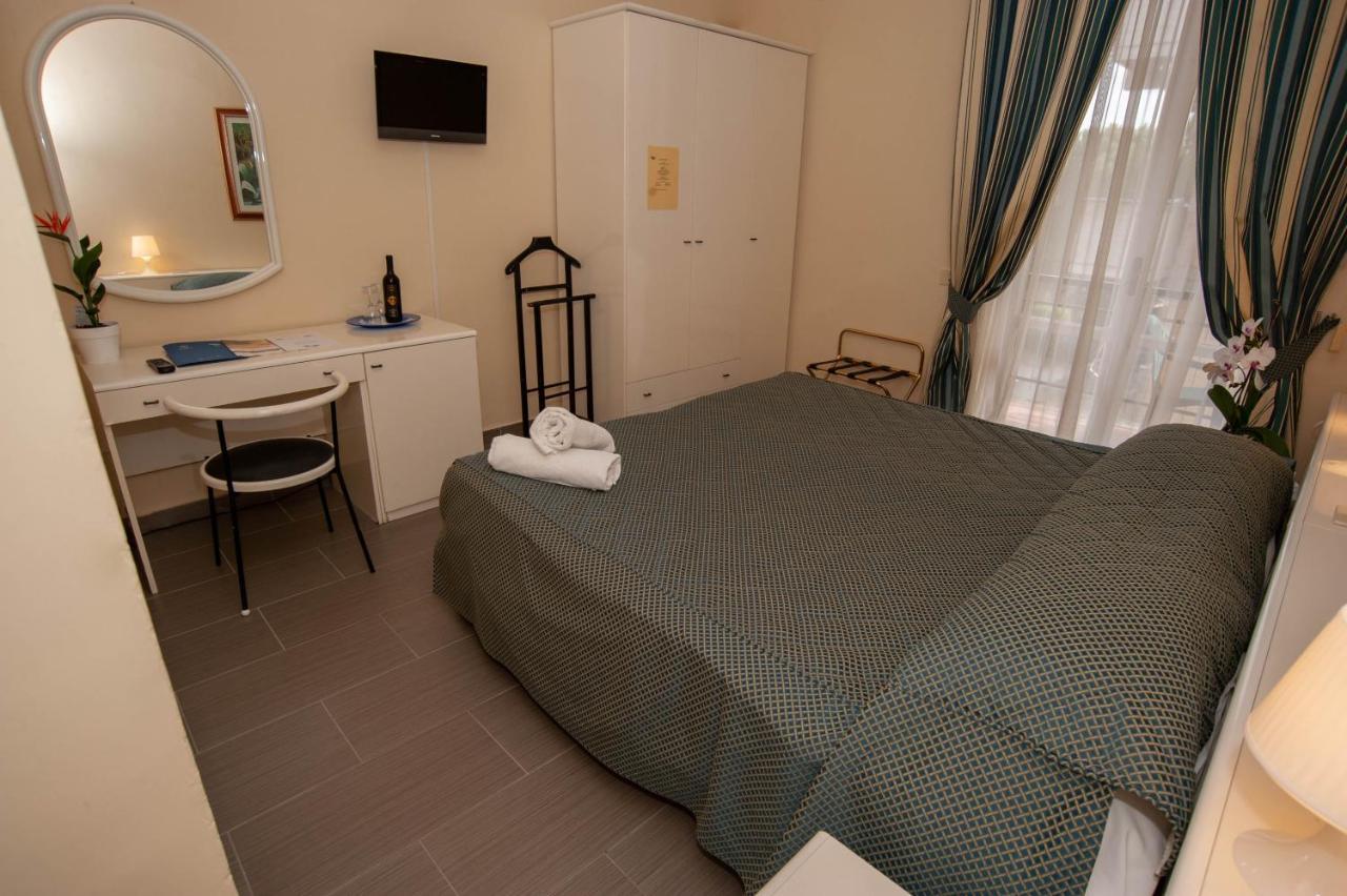 Hotel Posta Dependance Chianciano Terme Exterior foto
